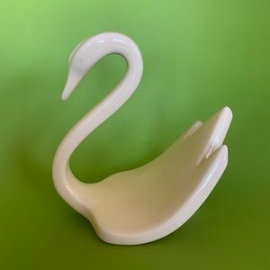 Cream vintage Swan dish